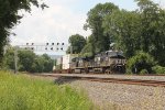 NS 4082 leads eastbound train 20R through Duncannon PA at milepost 116